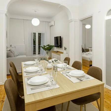 Trentatre, Nilie Hospitality Mgmt