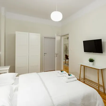 Trentatre, Nilie Hospitality Mgmt شقة *