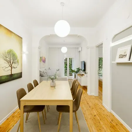 Trentatre, Nilie Hospitality Mgmt